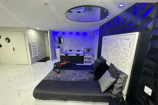 love-room-lyon-diapo-11-min love-room-lyon-diapo-11-min