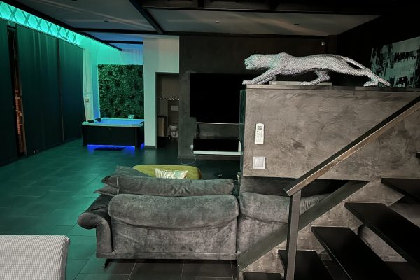 location-villa-piscine-lyon-love-room-borabora-2