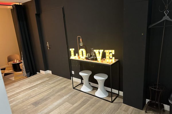 suite-jacuzzi-lyon-love-room-borabora-1 suite-jacuzzi-lyon-love-room-borabora-1