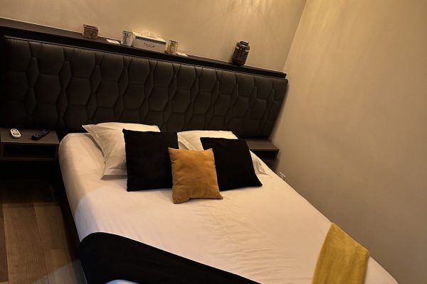 suite-jacuzzi-lyon-love-room-borabora-2 suite-jacuzzi-lyon-love-room-borabora-2