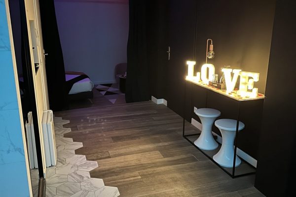 suite-jacuzzi-lyon-love-room-borabora-4 suite-jacuzzi-lyon-love-room-borabora-4