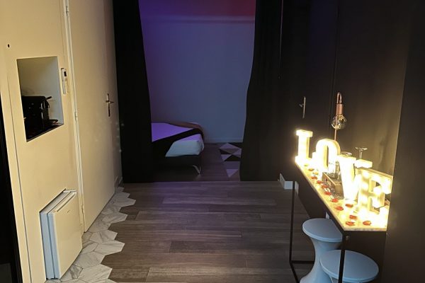 suite-jacuzzi-lyon-love-room-borabora-7 suite-jacuzzi-lyon-love-room-borabora-7